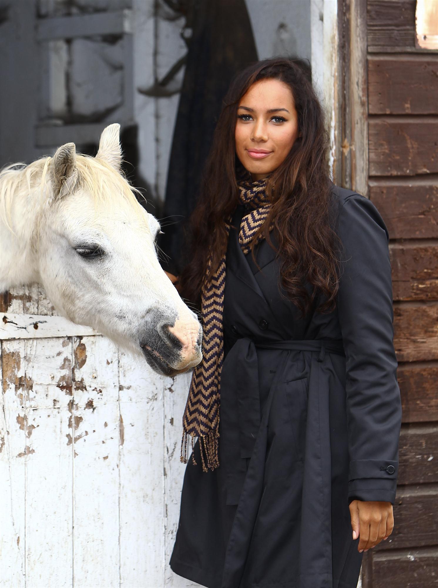 Leona Lewis visits the Hopefield Animal Sanctuary - Photos | Picture 98741